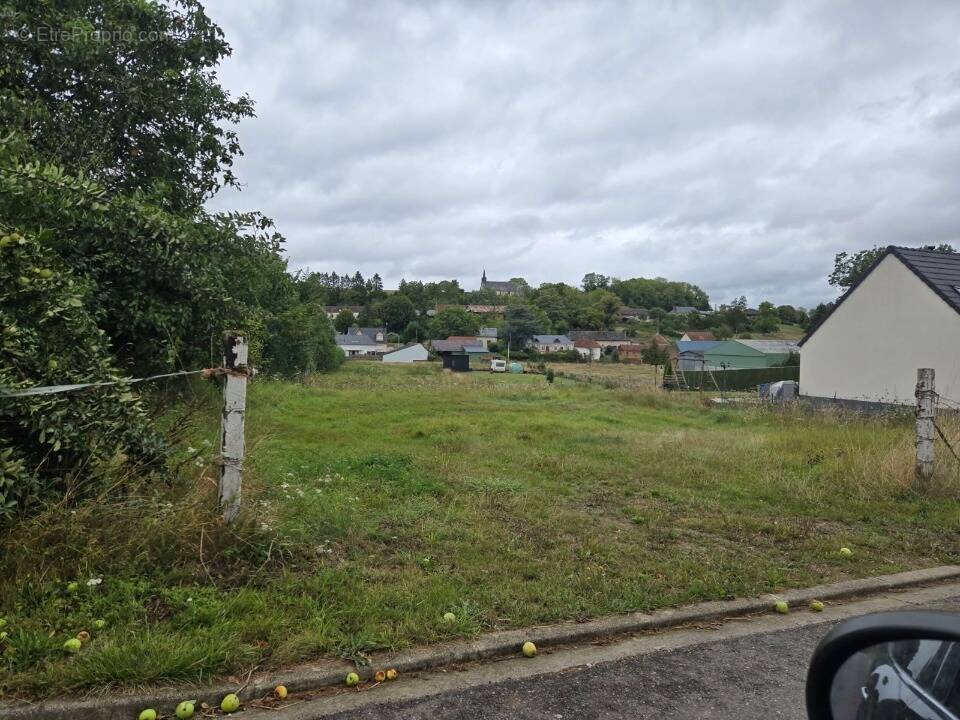 Terrain à HEUCOURT-CROQUOISON