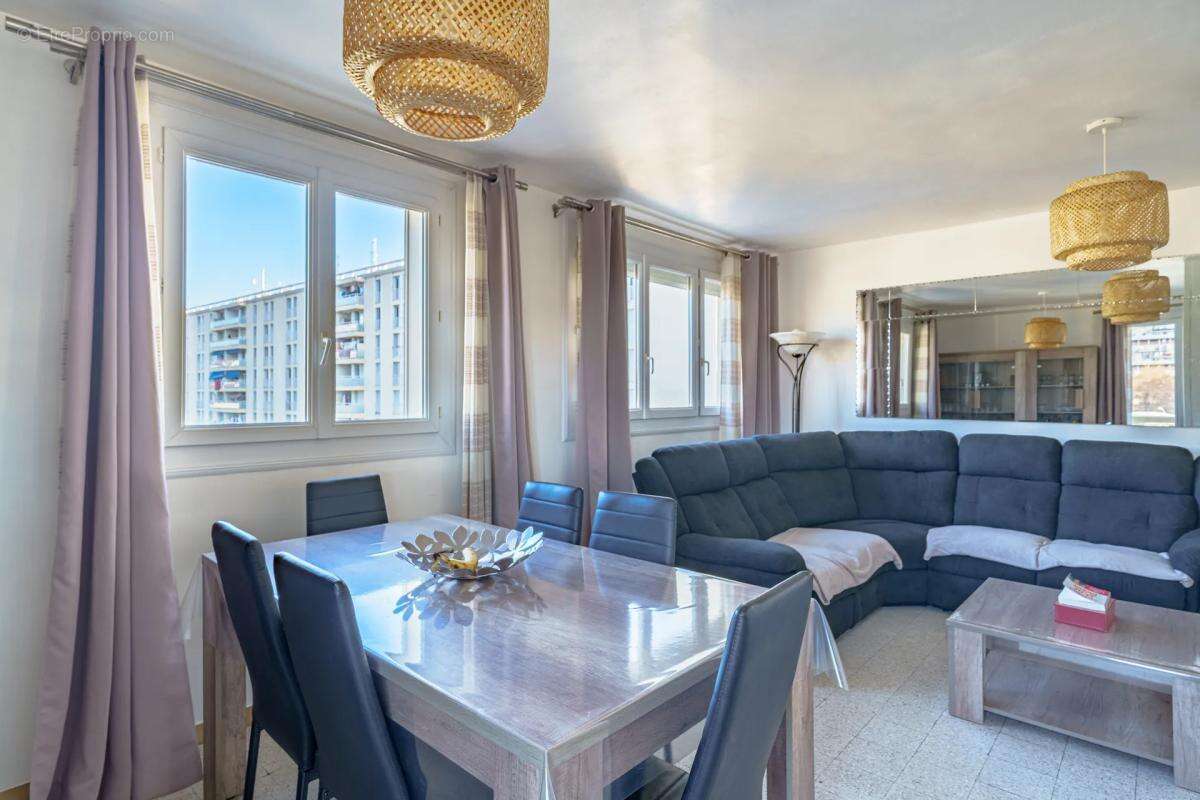 Appartement à MARSEILLE-14E