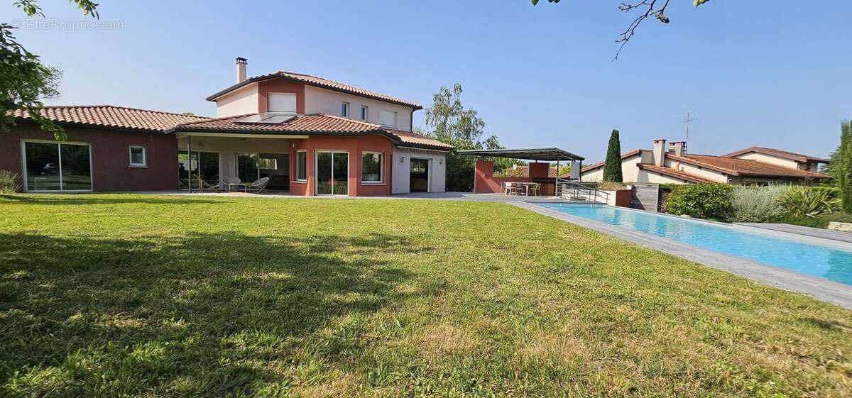 Maison à RAMONVILLE-SAINT-AGNE