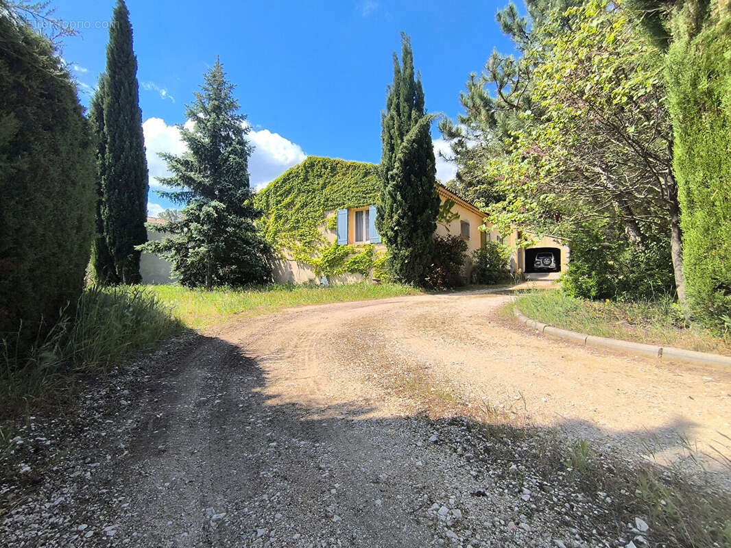 Maison à VAISON-LA-ROMAINE
