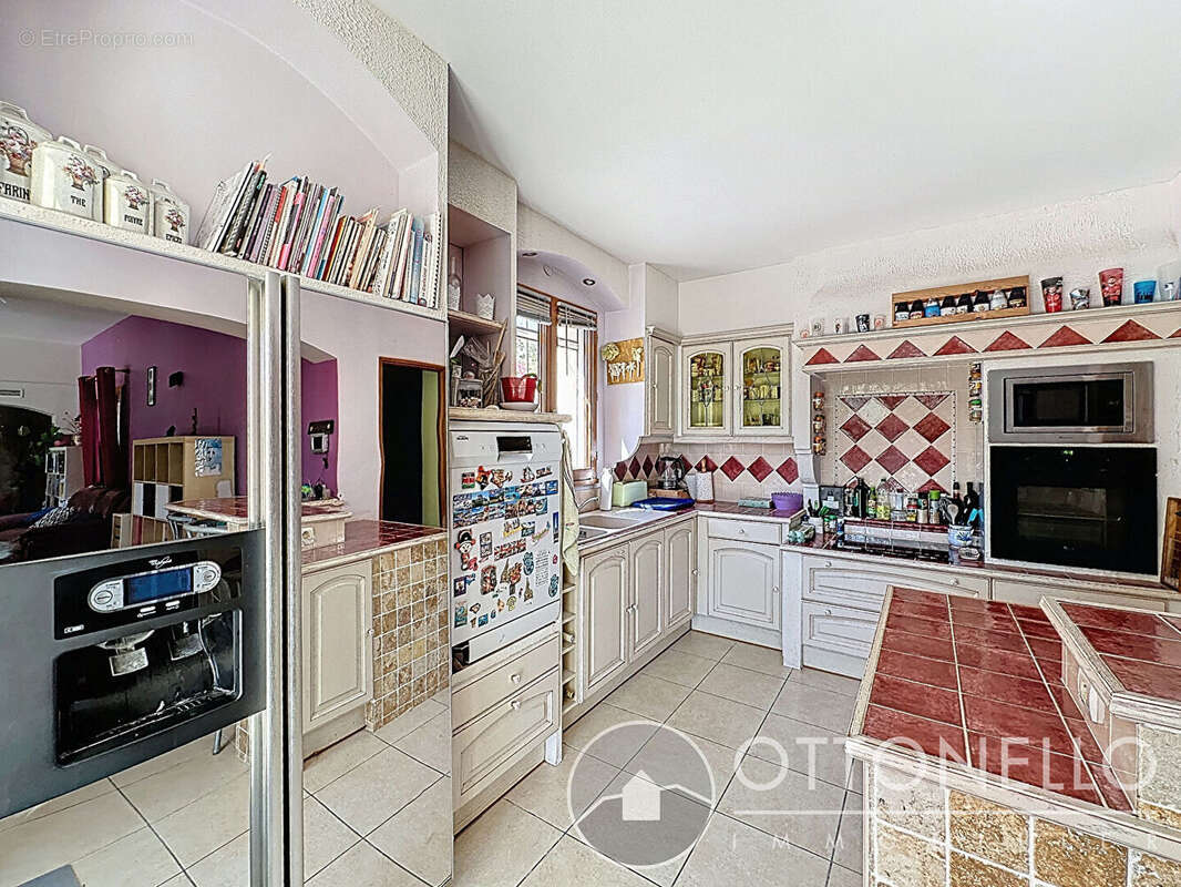 Maison à ROQUEBRUNE-SUR-ARGENS