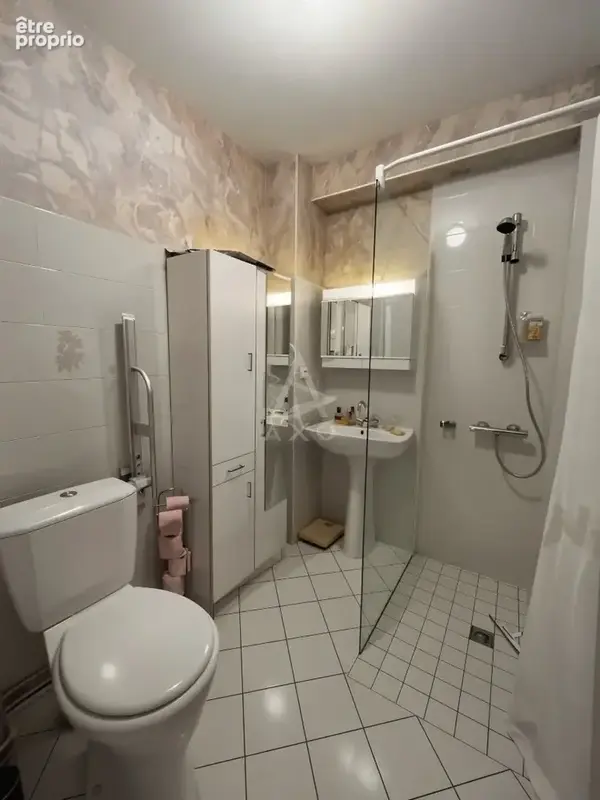 Maison familiale de bourg + annexes - photo 9