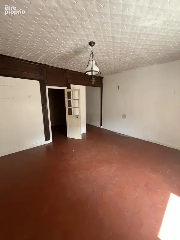 Le Breil-sur-Mérize   Maison de bourg à rénover avec garage - photo 5