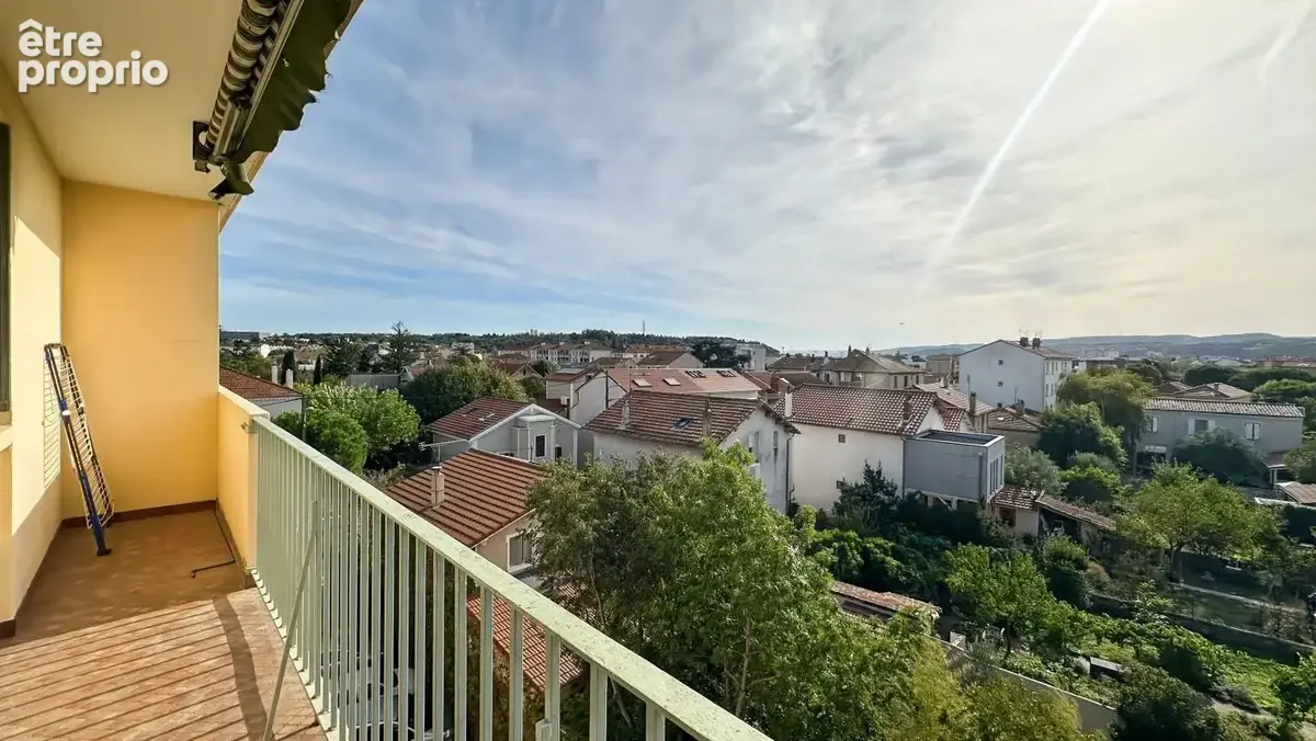Valence - T4 de 75 m² - balcon - cave - cellier - place de parking privative - photo 2