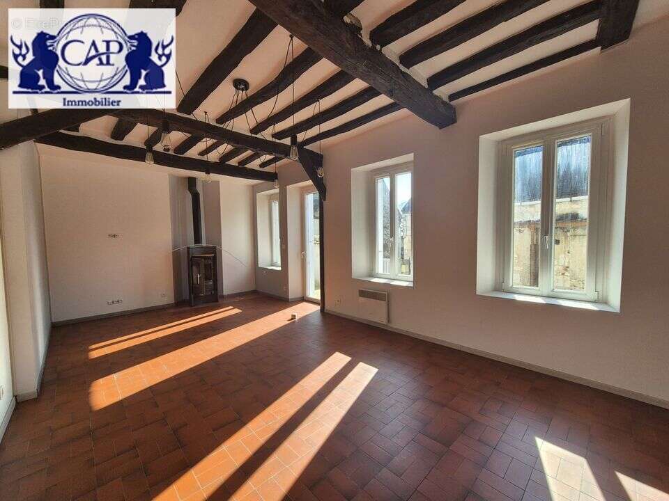 Maison à PONT-SUR-YONNE