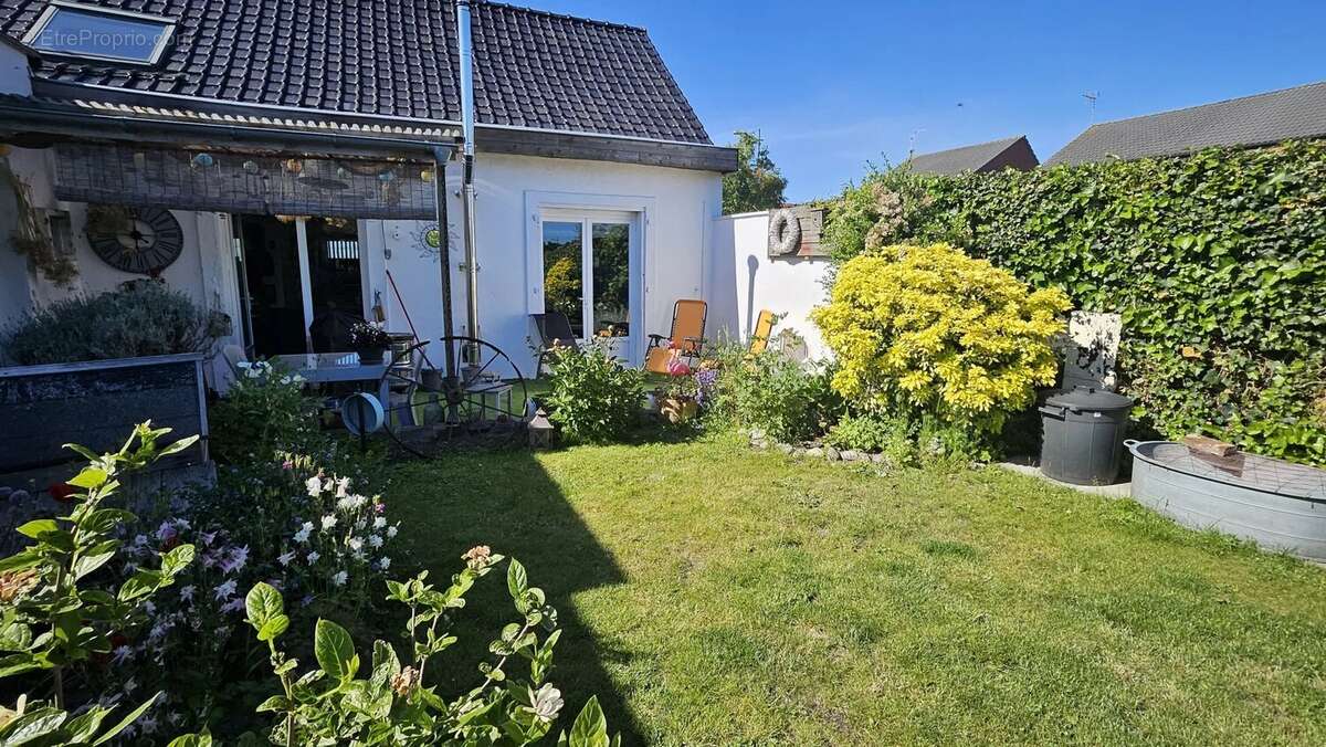 Maison à NEUVILLE-EN-FERRAIN