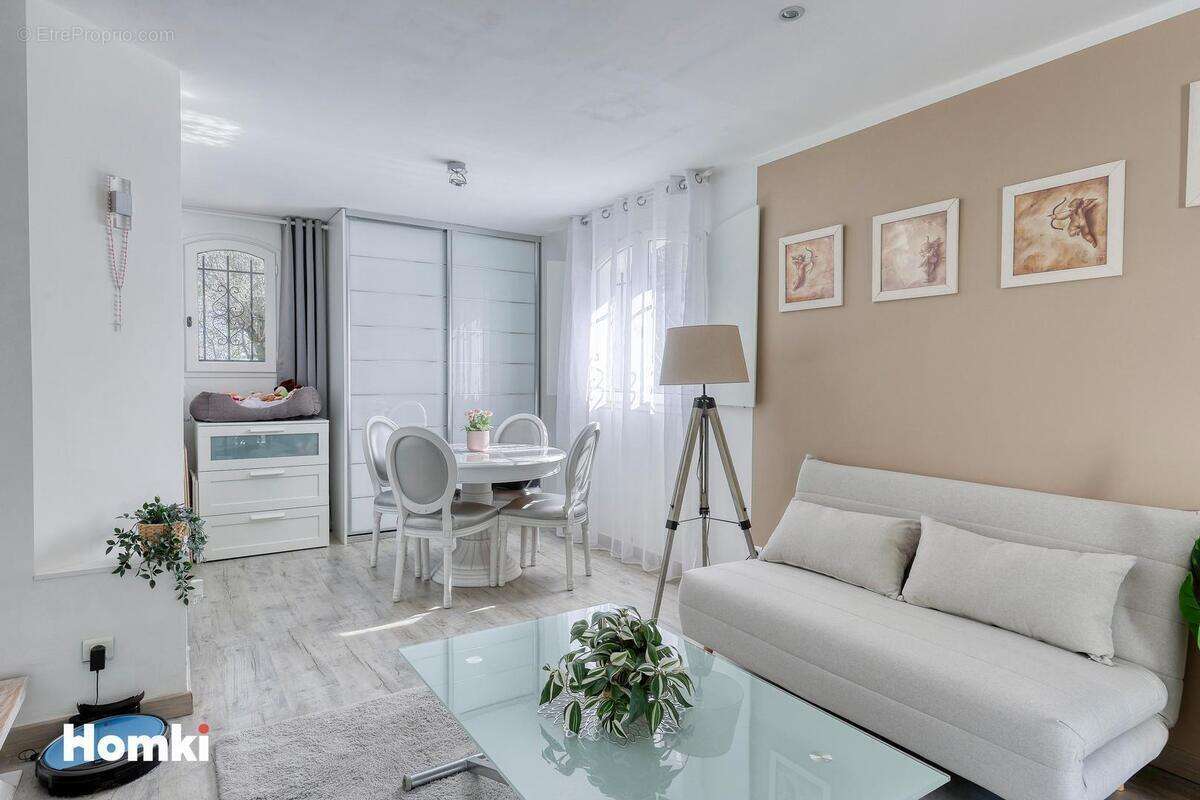 Maison à SOLLIES-VILLE