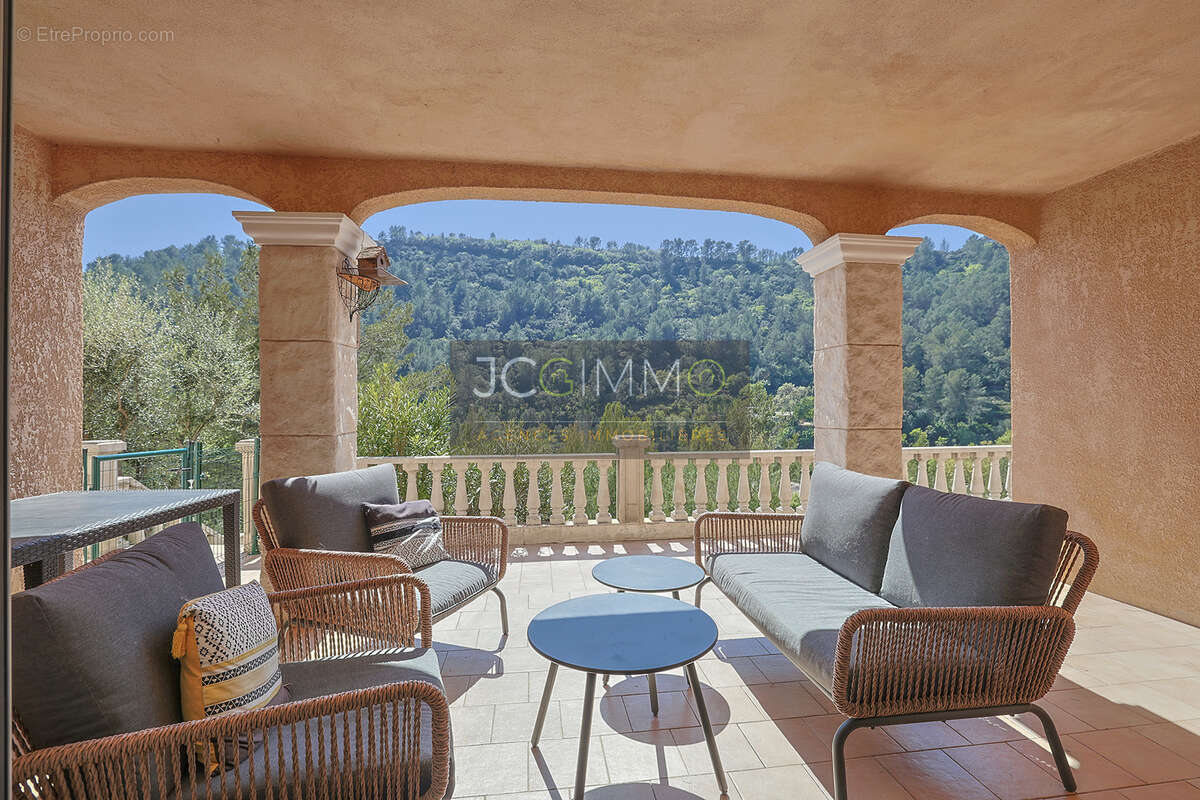Maison à SOLLIES-TOUCAS