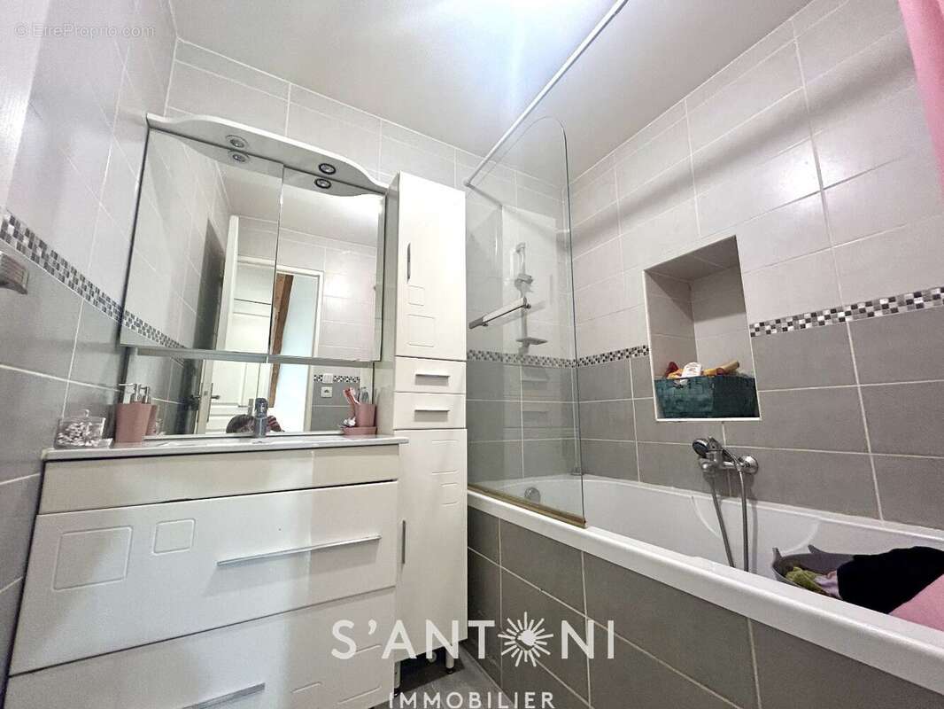 Maison à VILLENEUVE-LES-BEZIERS