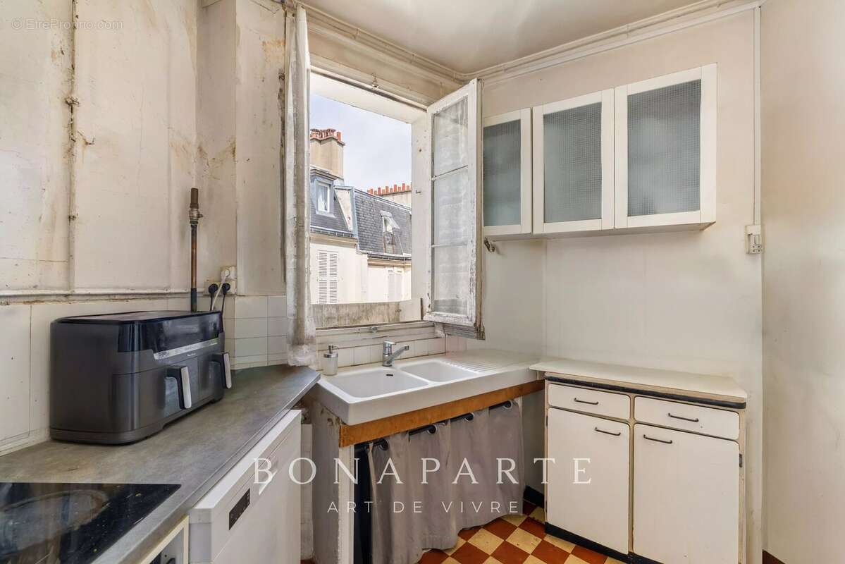 Paris 9 / turgot – étage élevé – balcon filant – vue dégagée - photo 8