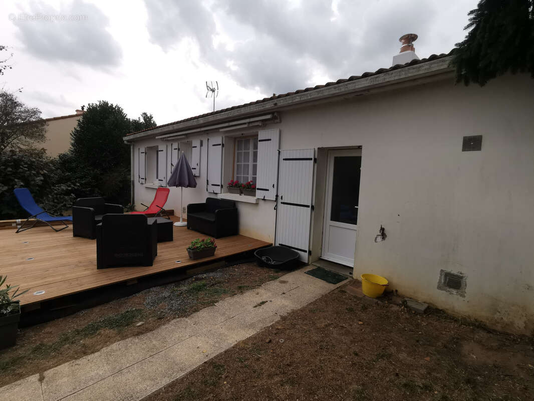 Maison à SAINT-HILAIRE-DE-CHALEONS