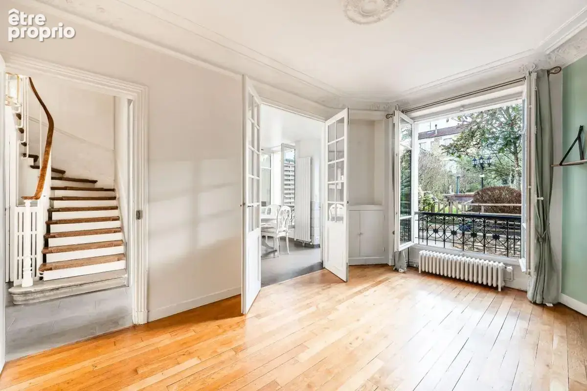 Versailles - place de la loi - maison de 238 m² au sol - 7 chambres - jardin - garage - photo 5