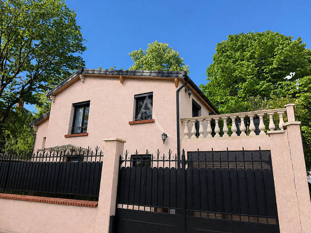 Maison à LE PERREUX-SUR-MARNE