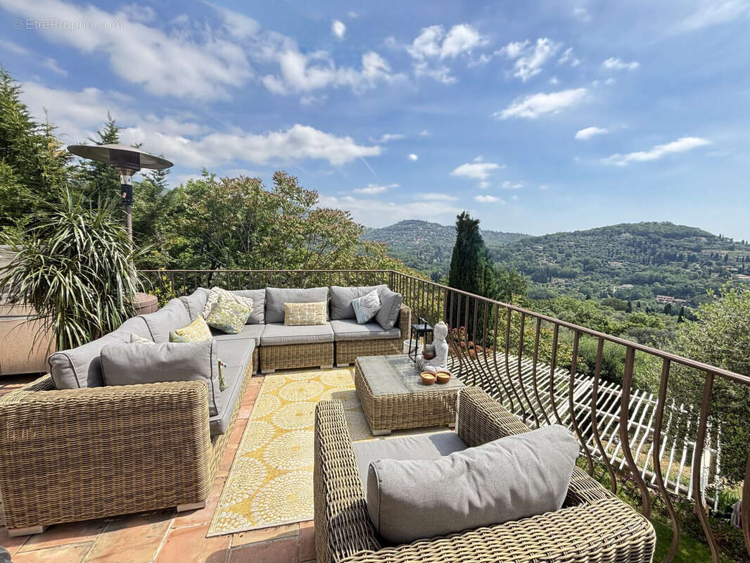 Maison 237 m² à Grasse  - photo 2