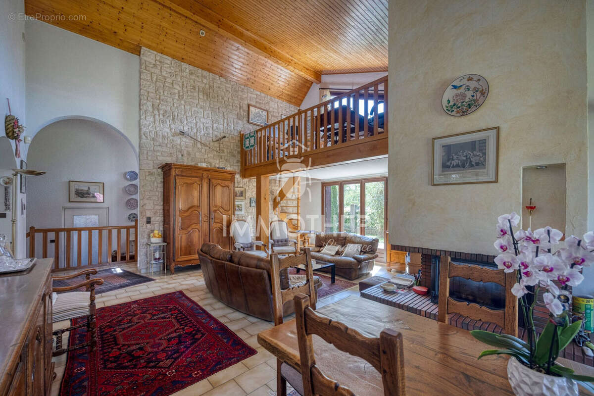 Maison à BRIE-ET-ANGONNES