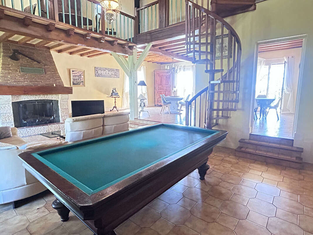 Maison à SAINTE-LIVRADE-SUR-LOT