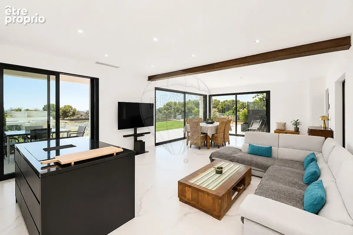 Appartement à VILLENEUVE-LOUBET