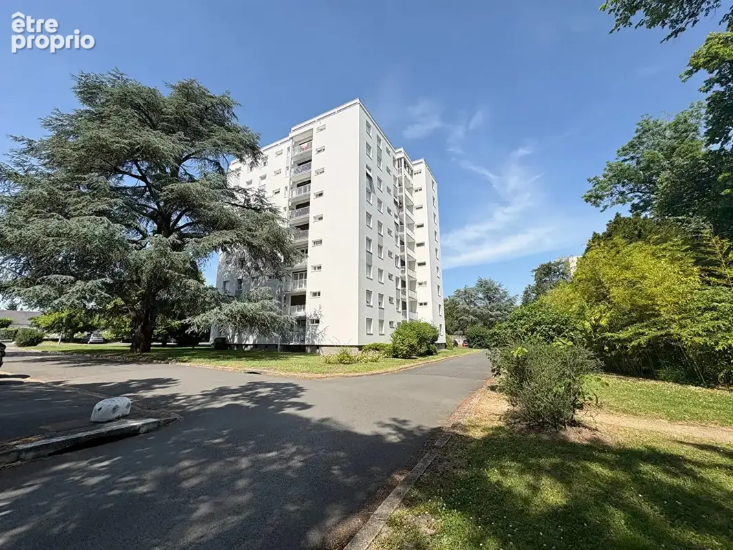 Appartement à LA CHAPELLE-SAINT-MESMIN