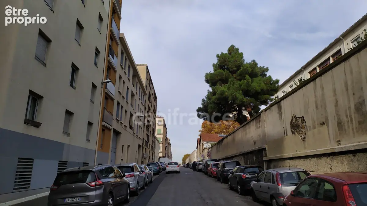 Appartement à MARSEILLE-3E