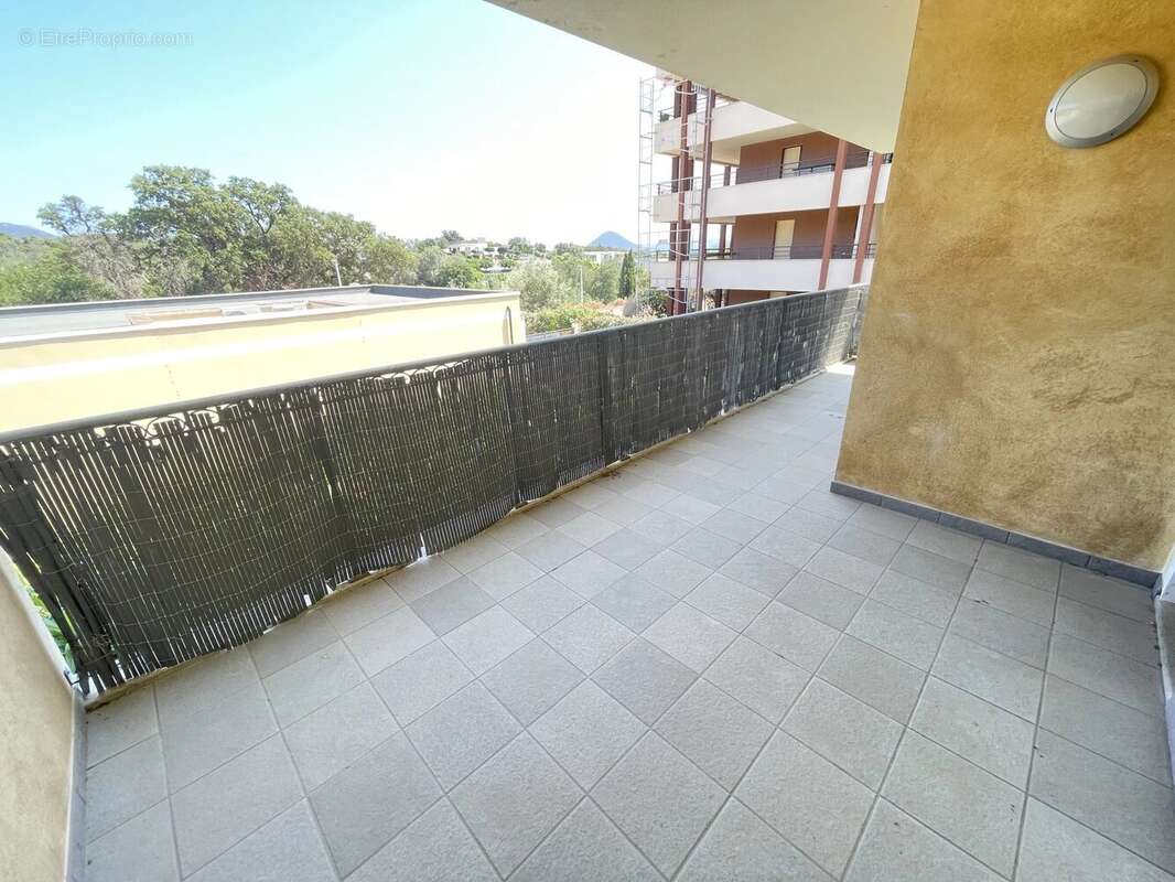 Appartement 3p  70m2 avec terrasse et parking - photo 2
