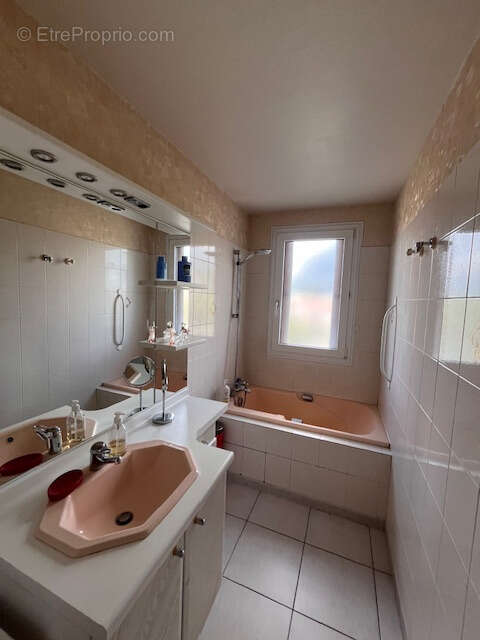 Appartement à FONTAINE
