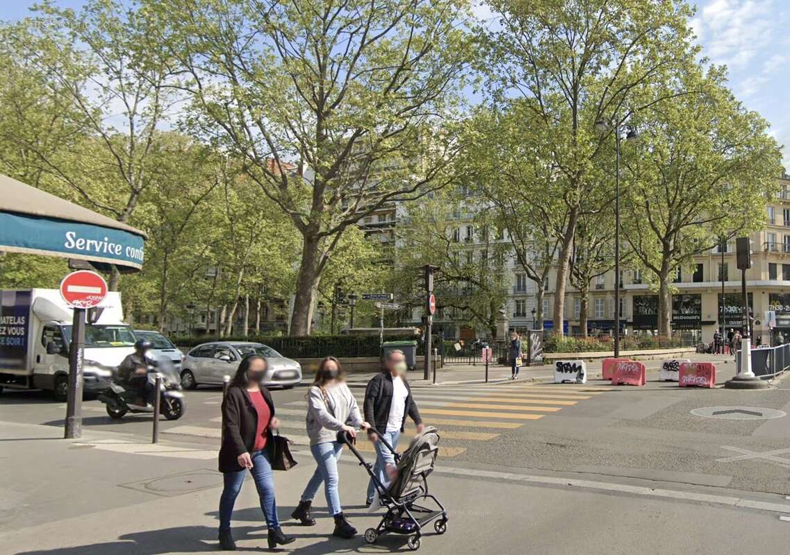 Autre à PARIS-11E