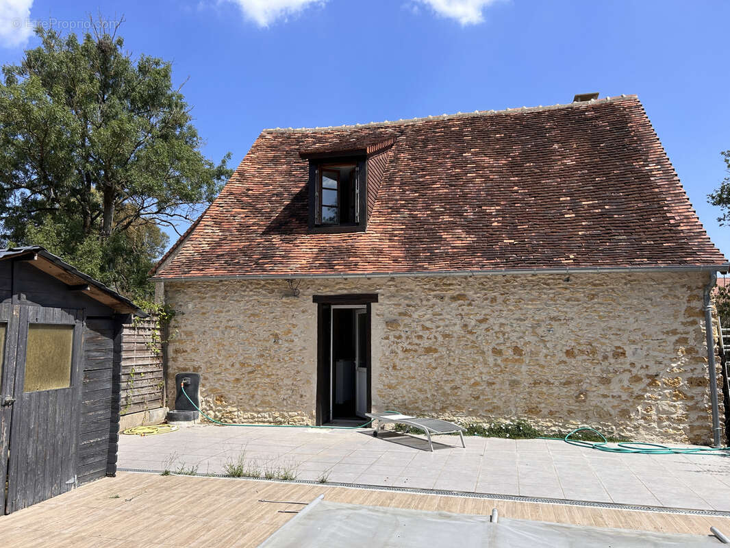 A VENDRE Longère 5 pièces avec piscine et jardin à Prissac - photo 13