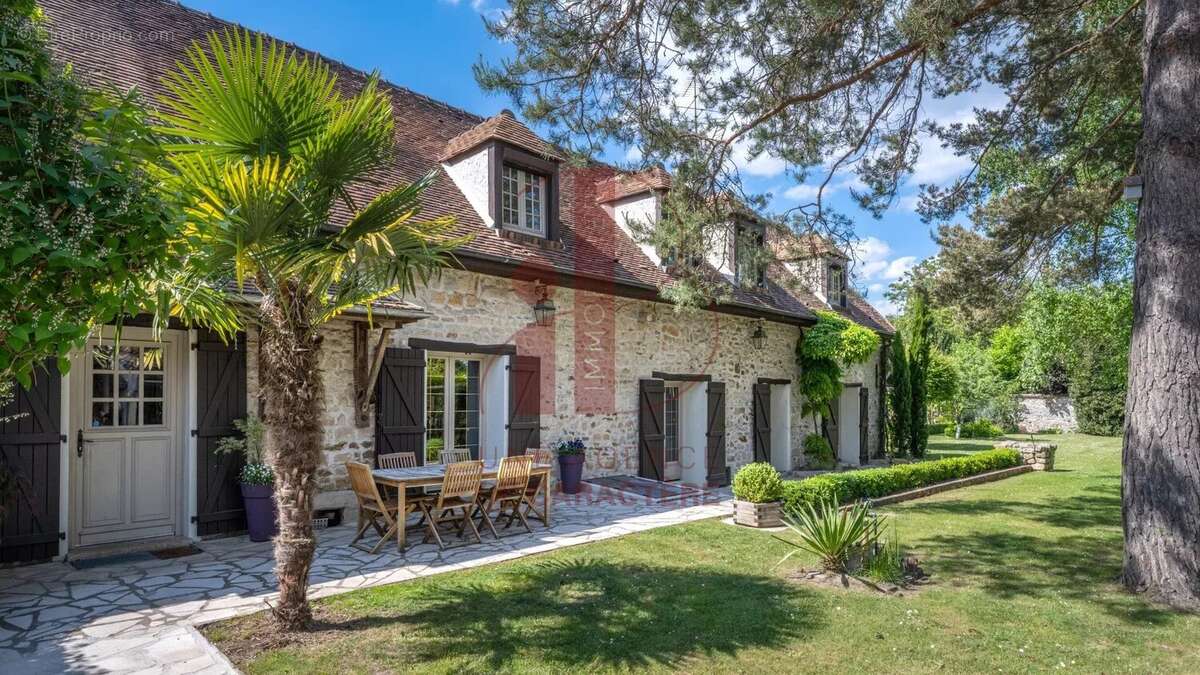 Maison à FONTAINEBLEAU
