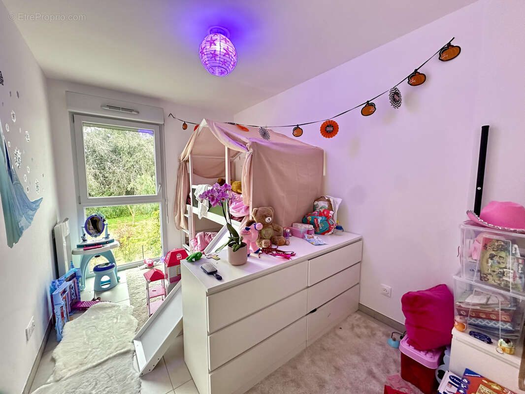 Appartement à SAINT-LAURENT-DU-VAR