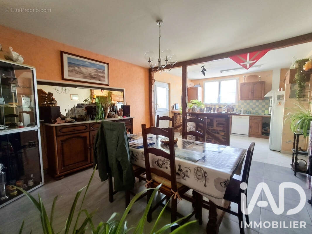 Maison 74 m² à Les Aix-D'angillon  - photo 2