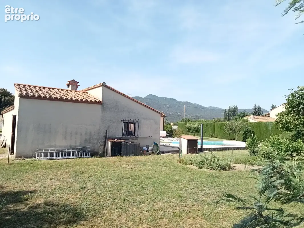 Beau terrain à construire, avec habitation et grande piscine - photo 4