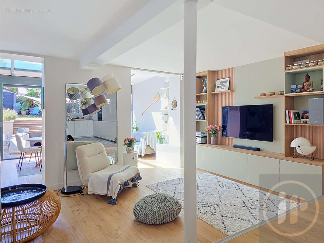Charme d'une maison de ville et confort d'une rénovation contemporaine - photo 4