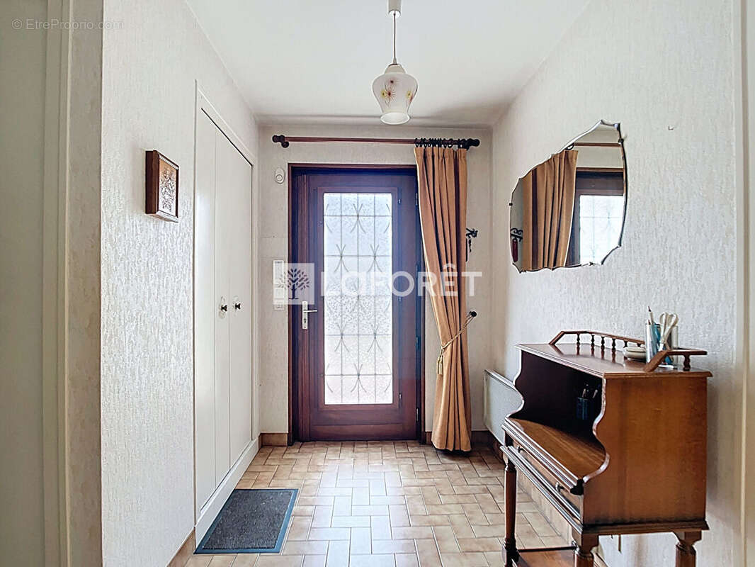 Maison à VILLARS-LES-DOMBES