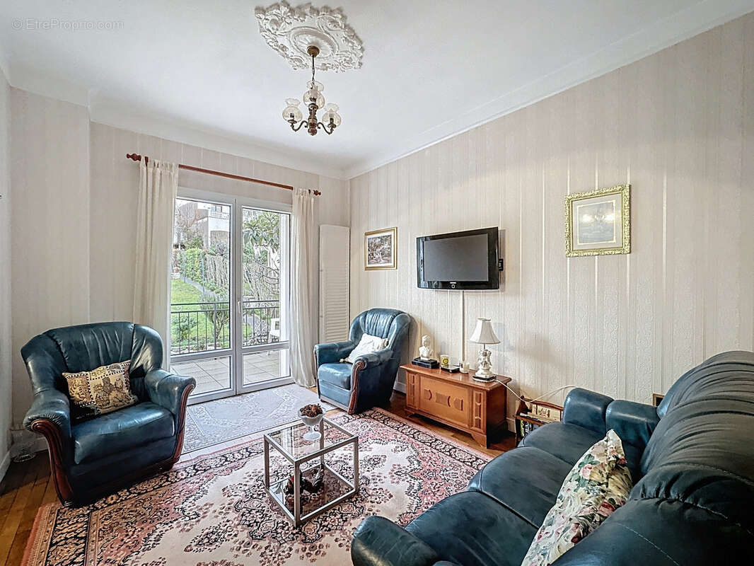 Maison à SAVIGNY-SUR-ORGE