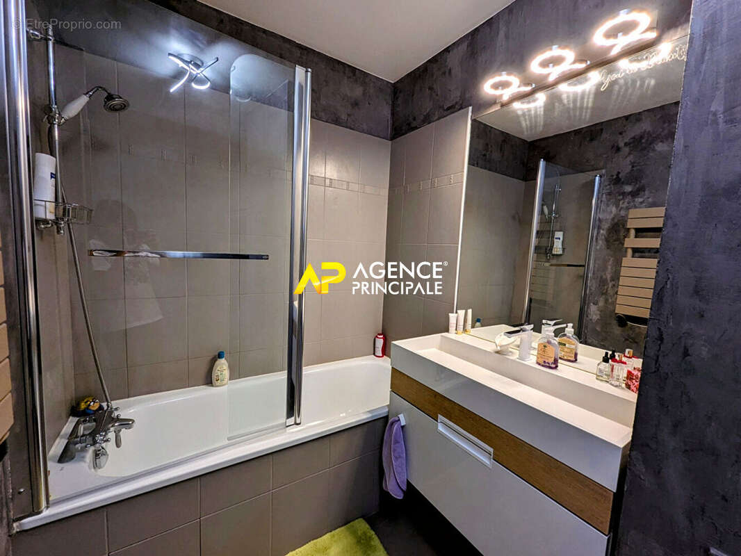 Appartement à SARTROUVILLE