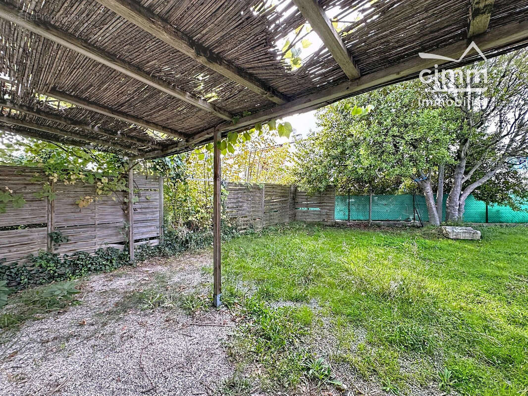 Appartement à L'ISLE-SUR-LA-SORGUE