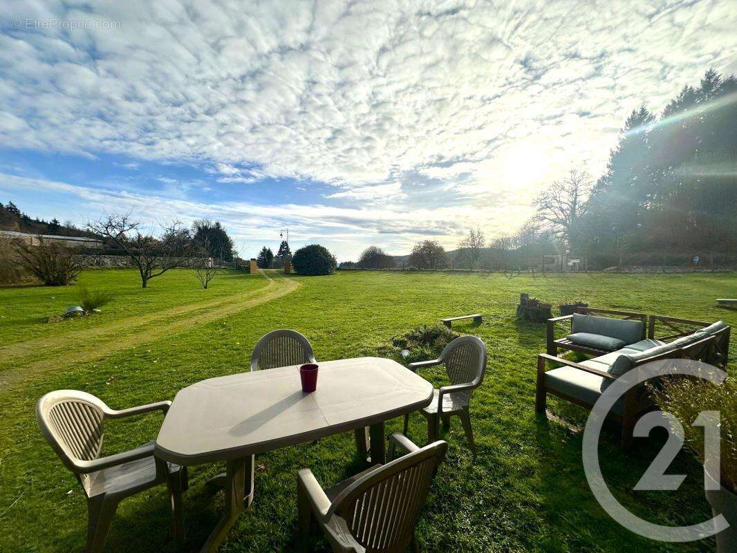 Maison à SAINT-LEGER-LA-MONTAGNE