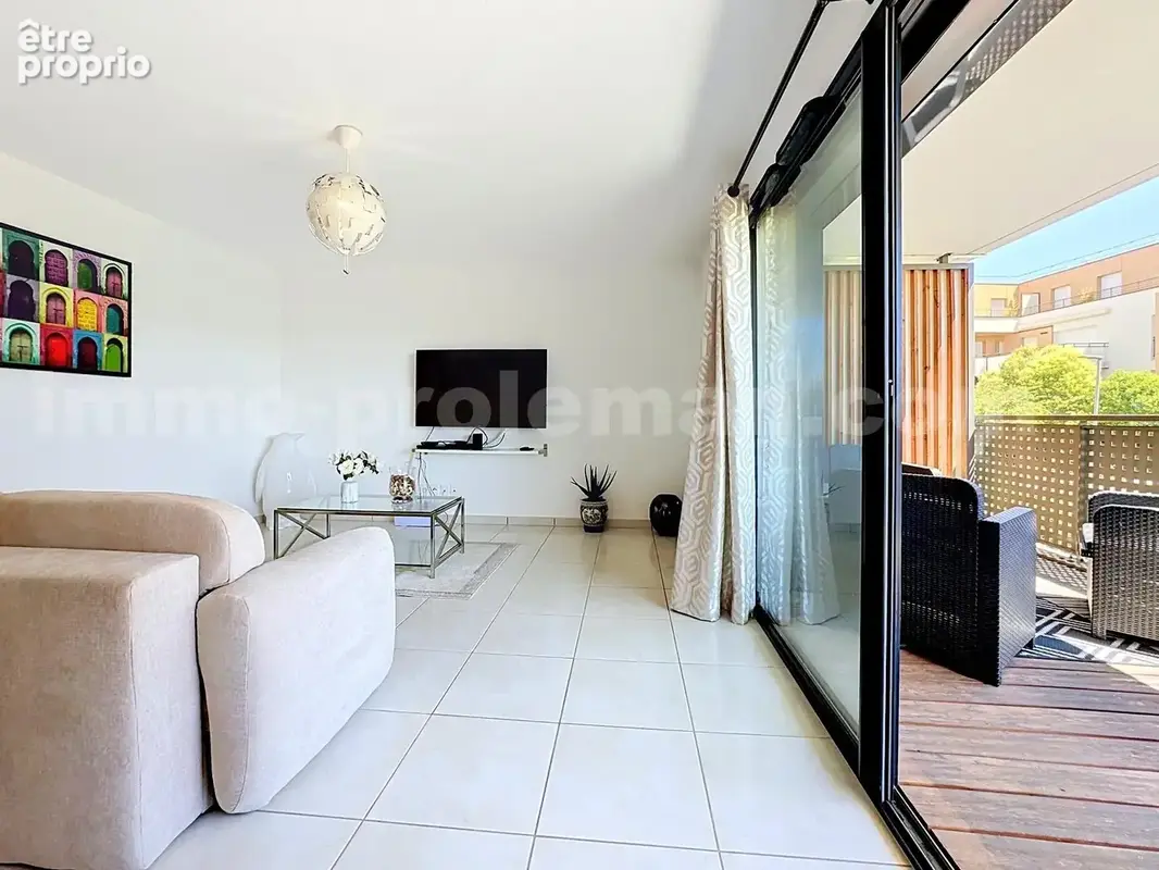 Appartement_veigy_foncenex_3_pièces_proche_commerce_bus_exterieur_proche_douane_suisse_geneve_salon_séjour_
