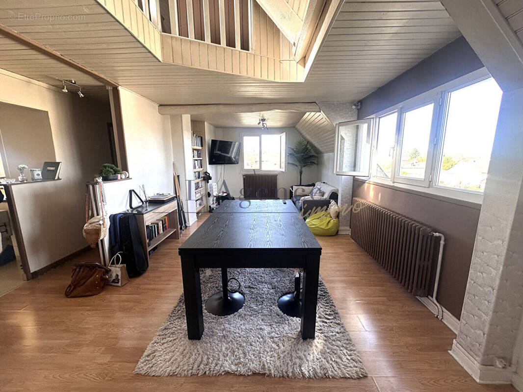 Appartement à VILLERS-SOUS-SAINT-LEU