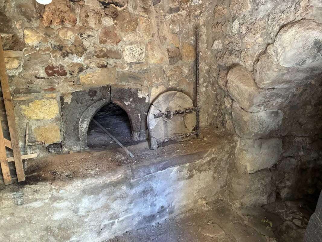   - Maison à LA MOTTE