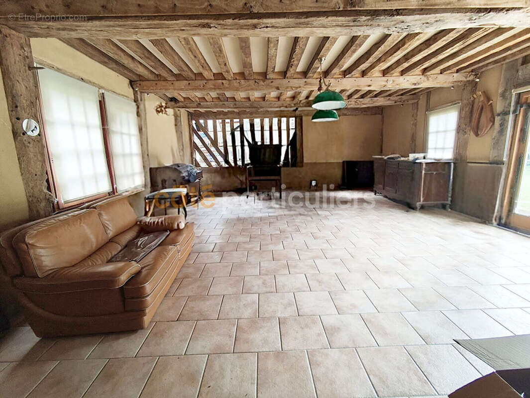 Maison à SAINT-PIERRE-SUR-DIVES