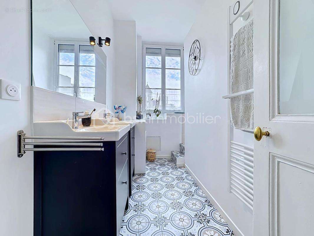 Appartement T5 de caractère – 135 m² Carrez / 150 m² utiles – Dernier étage avec ascenseur - photo 13