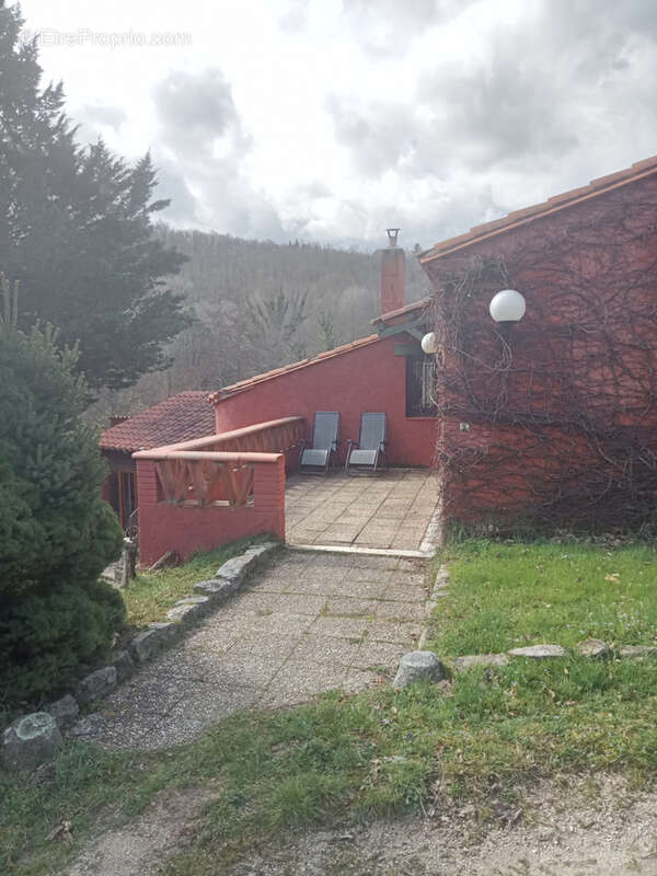 Maison à SAINT-LAURENT-DE-CERDANS