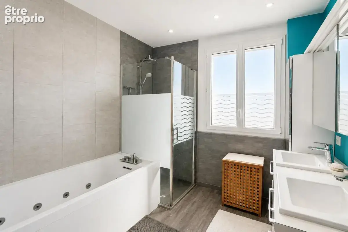 Maison entièrement rénovée de 5 pièces - 84 m2 -  Mareil-Marly - photo 9