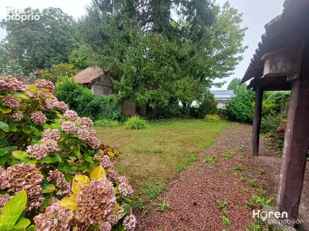 Maison centre ville a renover jardin et garage - photo 4