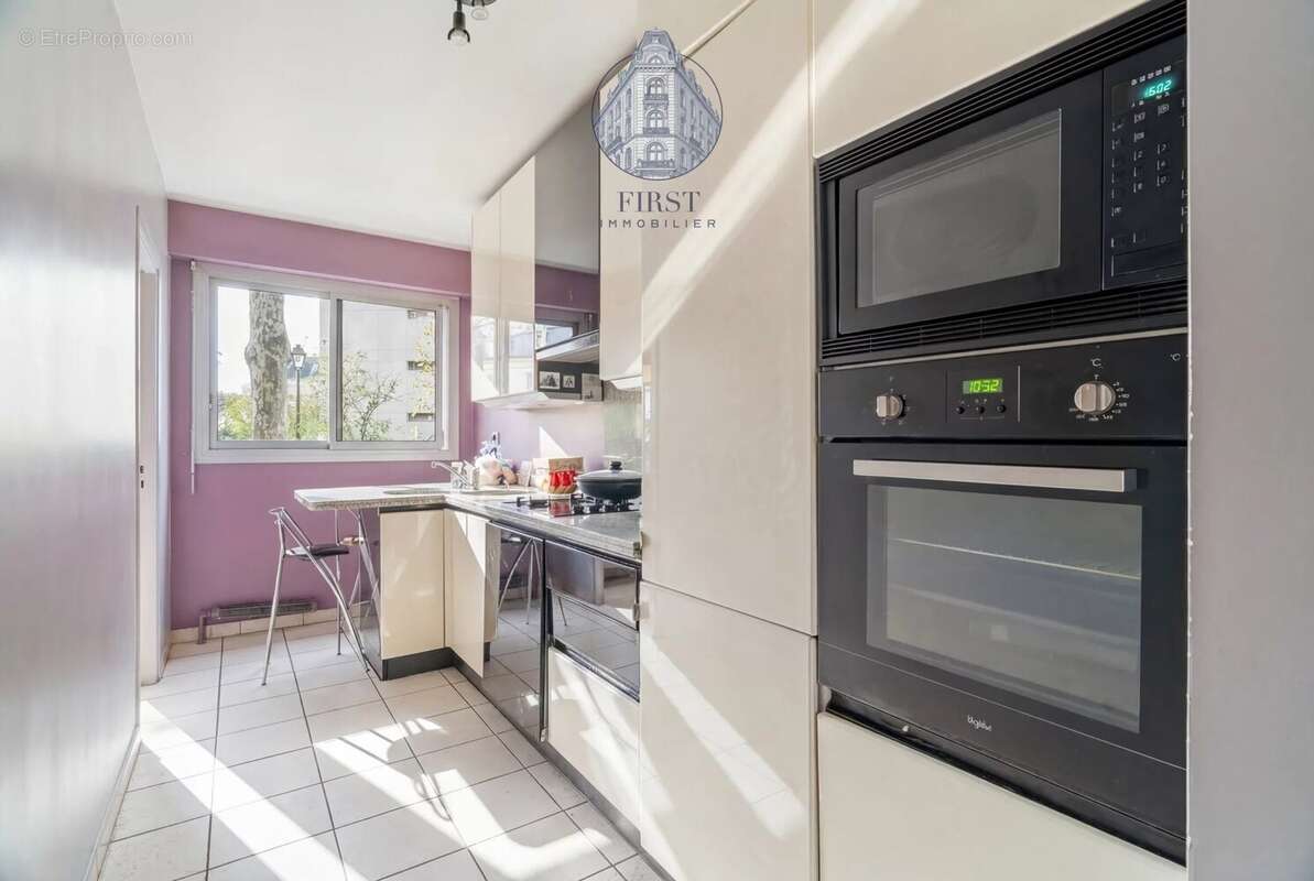 Appartement à NEUILLY-SUR-SEINE