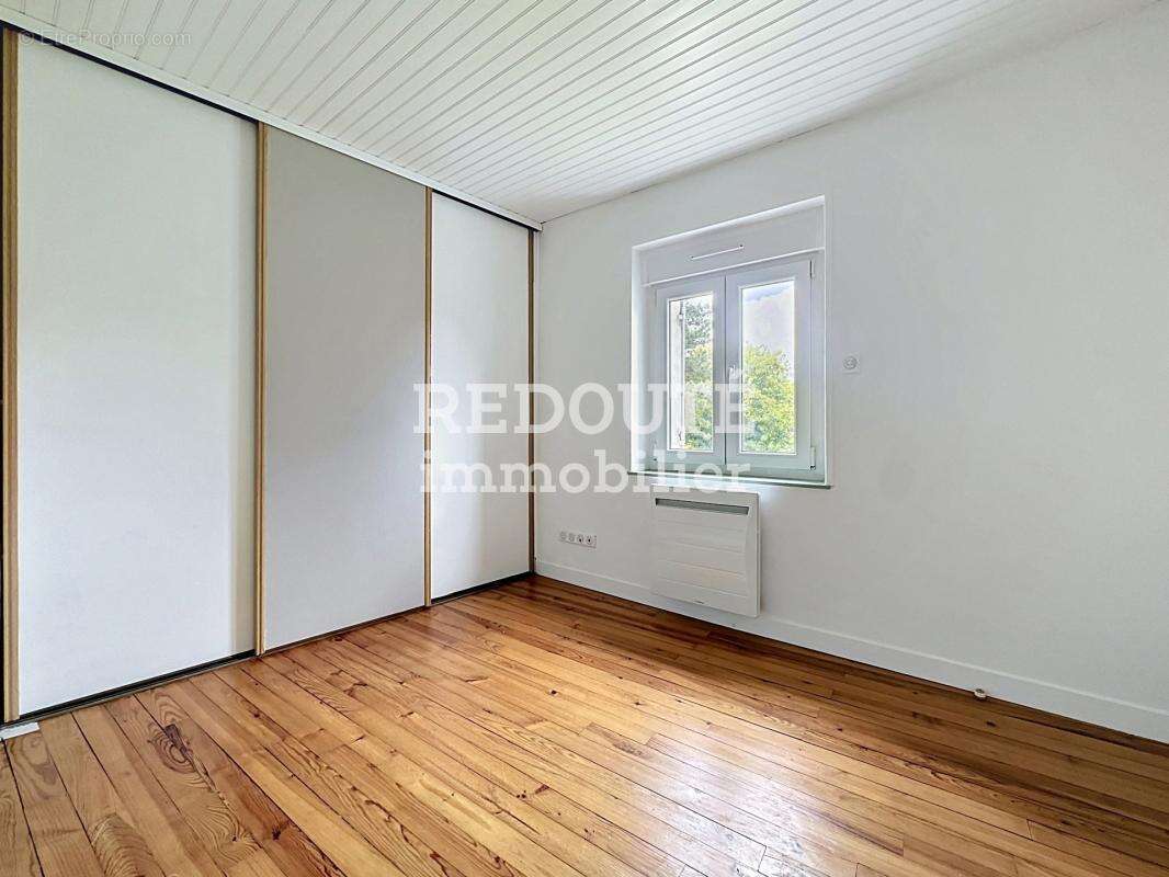 Les mesneux- maison de type 5 avec jardin et garage - photo 13