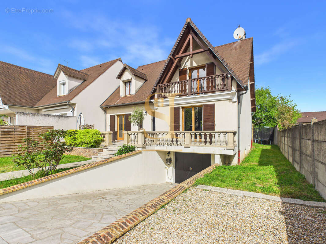 Maison à VIGNEUX-SUR-SEINE