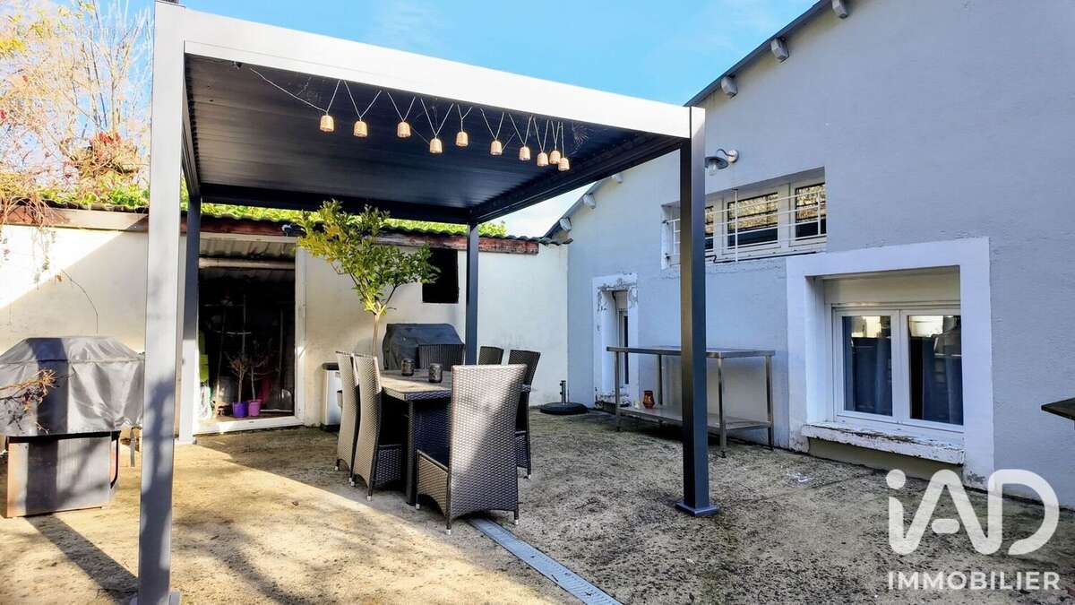 Maison 278 m² à Saint-Ferreol-D'auroure  - photo 9