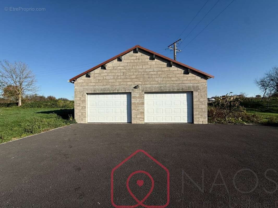 Maison à LA NEUVILLE-A-MAIRE